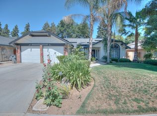 7572 N 8th St, Fresno, CA