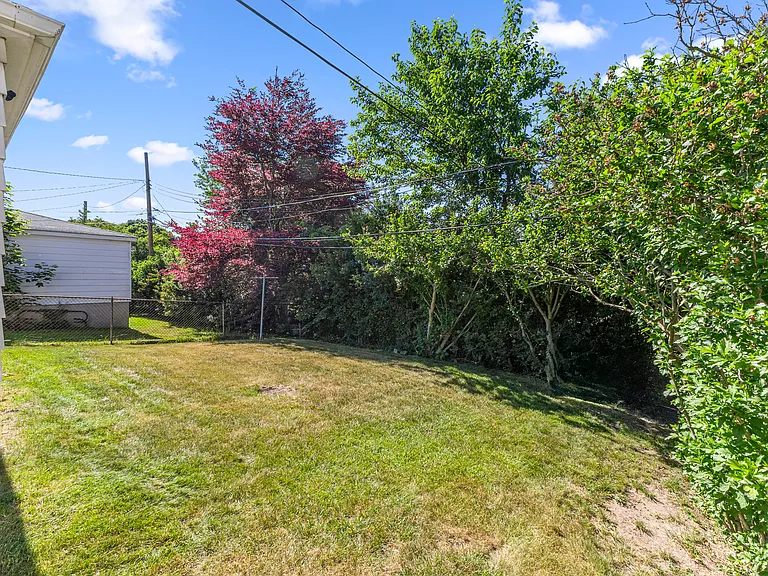 22312 Madison St — Photo 44
