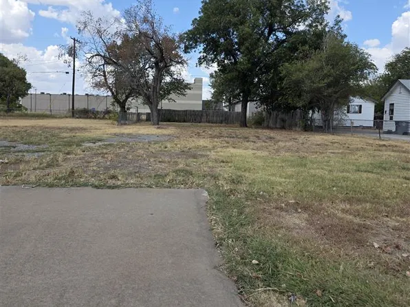 2613 SW E Ave, Lawton, OK 73505