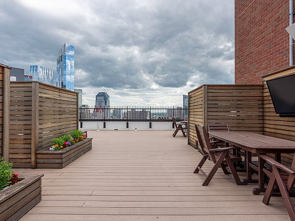 5th image of 130-140 Bowdoin St #404