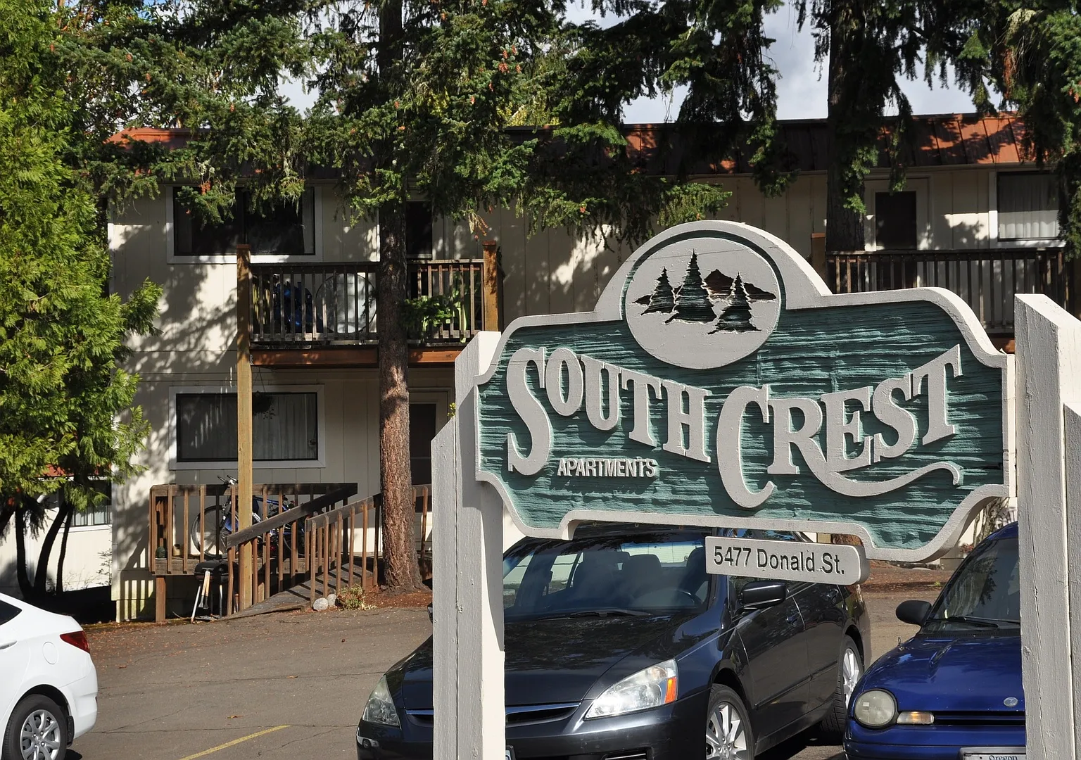 South Crest Apartments — Photo 1