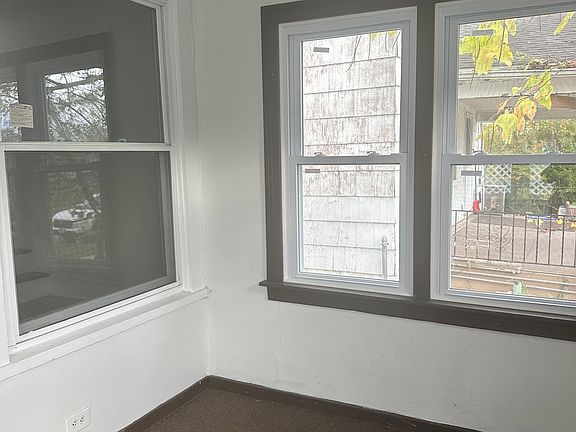 3rd image of 34 Hennepin St #1
