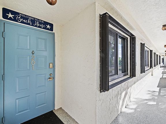 4th image of 2300 NE 33 Avenue #201