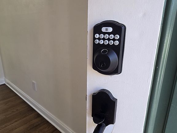 Smart Lock with fingerprint and code