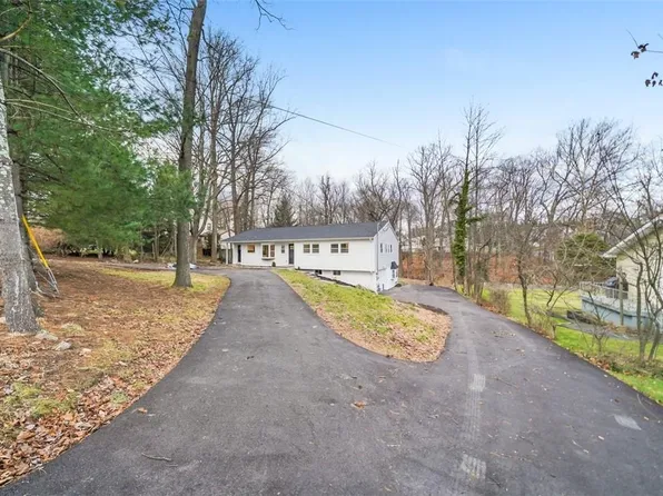 393 Blauvelt Road, Pearl River, NY 10965