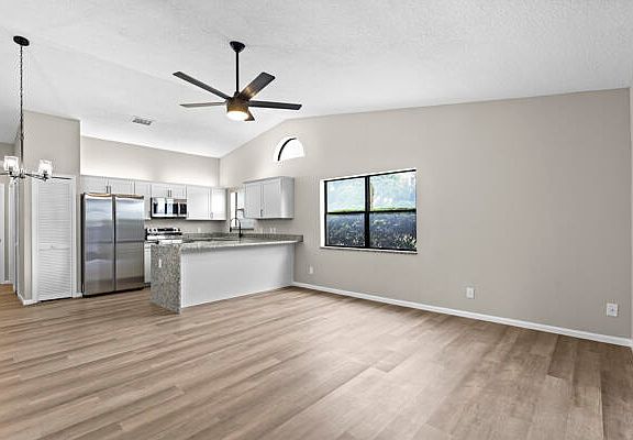 3rd image of 147 Parkwood Drive