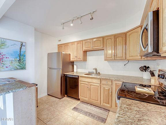 5th image of 2800 N Atlantic Ave APT 906