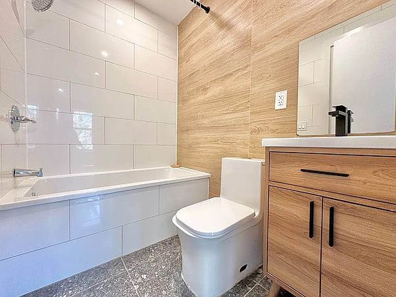 5th image of 119 Boerum St APT 3R