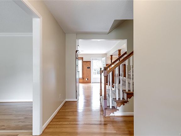 3rd image of 3925 Monza Dr