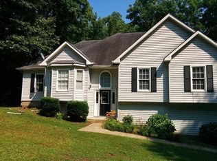 2817 Navajo Cir, Gainesville, GA 30501