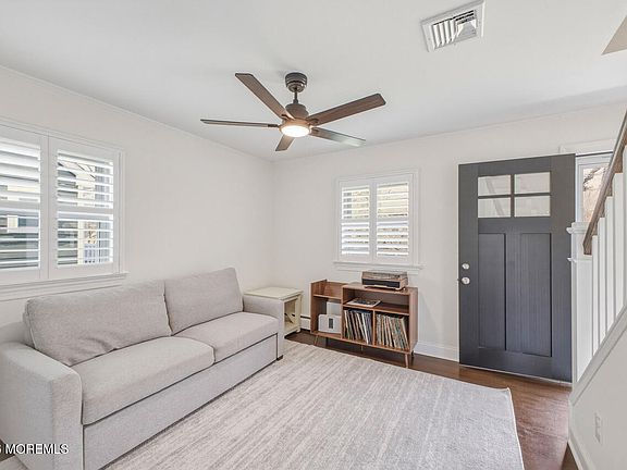 3rd image of 504 Couse Road