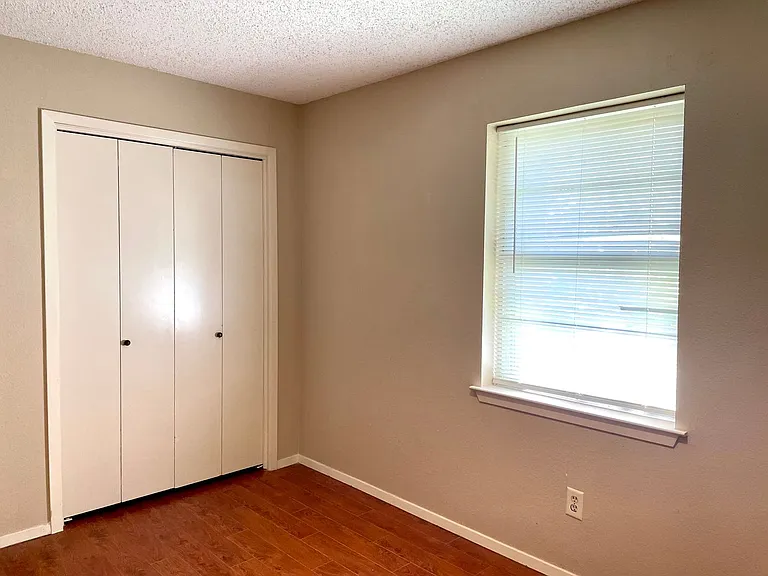 8710 California Dr — Photo 15