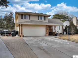 810 S 212th St, Elkhorn, NE 68022
