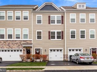 12 Venice Ln, Mount Laurel, NJ 08054