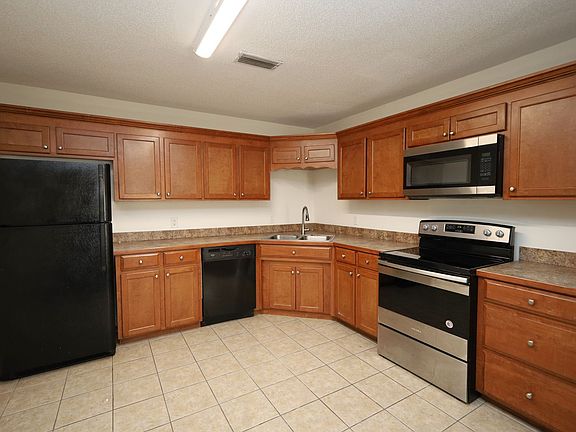 3rd image of 1728 Eli Pl #B