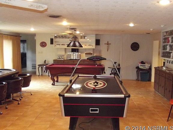 2nd image of 37 Fairway Cir