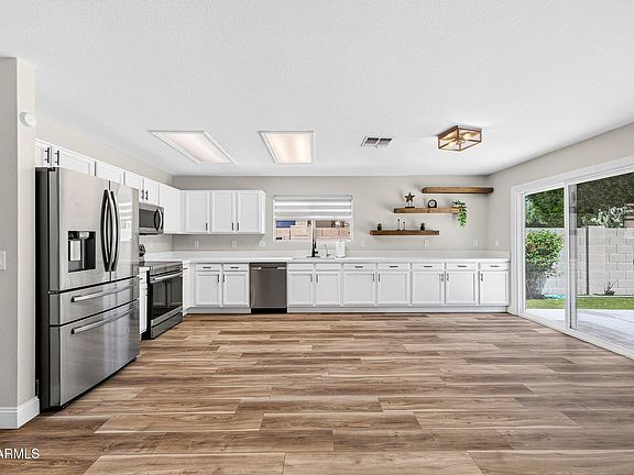 4th image of 26235 N 41ST Way