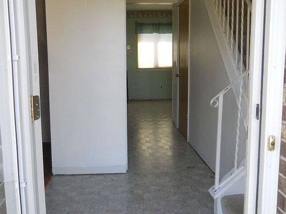 3rd image of 22127 Old Forge Ct