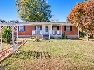 2624 Walnut Rd, Gainesville, GA 30506