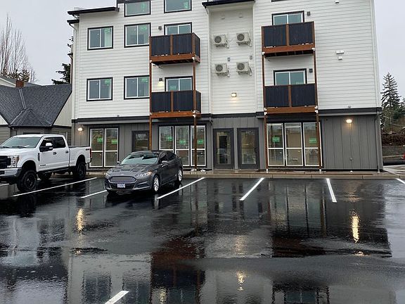 3rd image of 609 Plymouth Dr NE #603-204