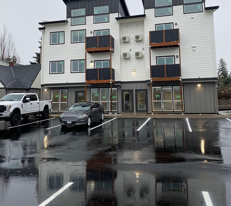 1st image of 609 Plymouth Dr NE #603-201