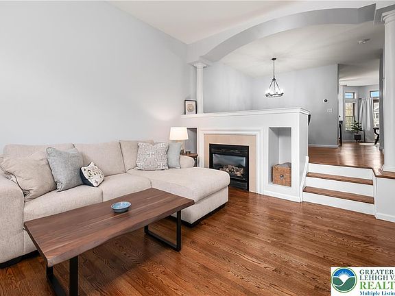 3rd image of 4130 Waterford Dr