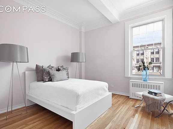 4th image of 601 W End Ave #12A