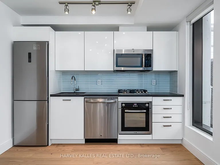 11 Charlotte St #507 — Photo 15