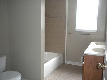 3rd image of 8976 Lincoln Dr
