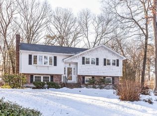 7 Eastview Ave, Billerica, MA 01821