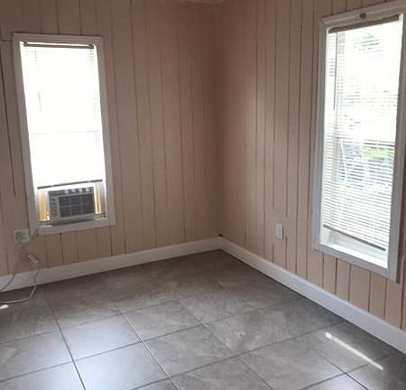 4th image of 817 7th St #3