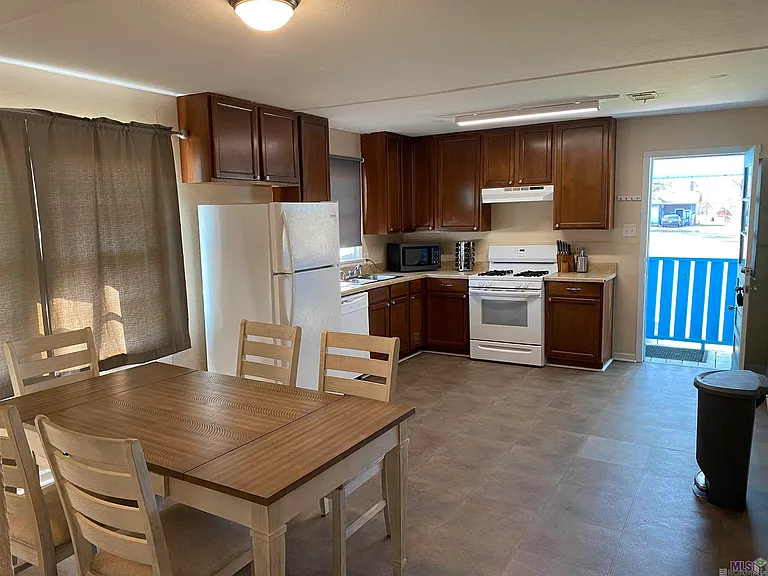 1018 S Mire Ave — Photo 5
