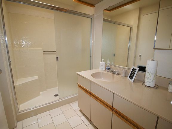 3rd image of 401 Vista Chino APT 10