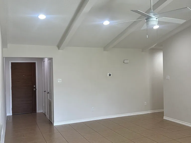 3313 Kiwi St — Photo 11