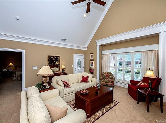 4th image of 1800 Warrington Pl
