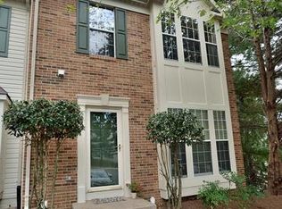 6913 Ridge Water Ct, Centreville, VA 20121