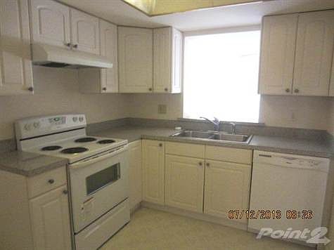 4th image of 2326 SW 16th Dr