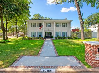 27201 Stark Ln, Conroe, TX 77385