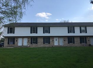 108 Circle Dr, Chatham, IL 62629