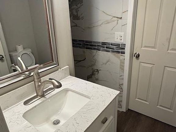 3rd image of 39409 Dequindre Rd