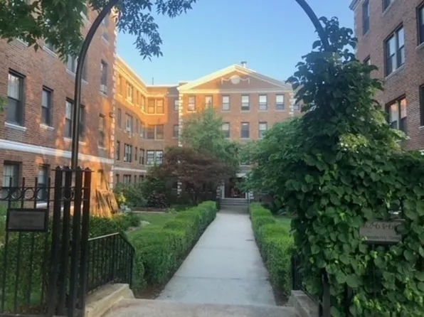 66 Queensberry St APT 416, Boston, MA 02215