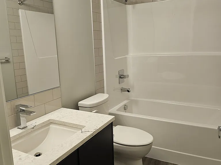 33 Carringham Gate NW #3305 — Photo 13