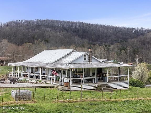 4th image of 1397 Tater Valley Rd