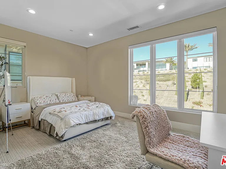 20306 W Willoughby Ln — Photo 36