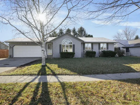 3255 Superior AVENUE, East Troy, WI 53120