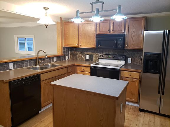2nd image of 660 Russell Ave