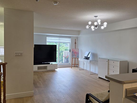 5th image of 221 Grandview Way