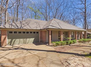 2380 Geneva Dr, Nesbit, MS 38651