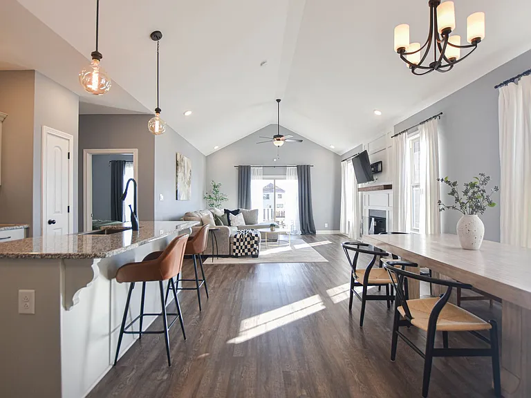 195 Sambar Dr — Photo 2