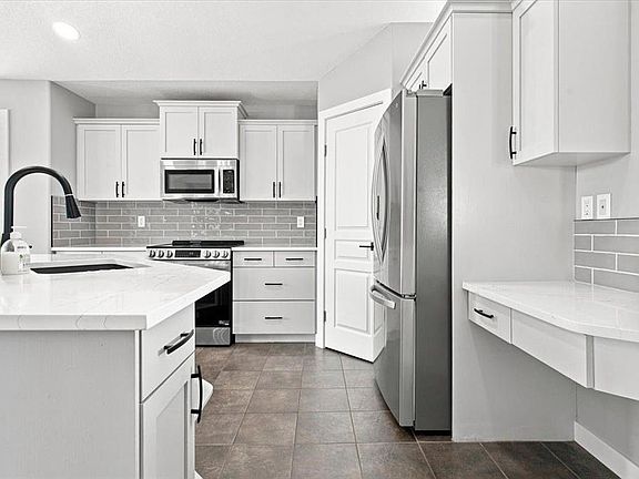 3rd image of 10465 N Royal Oaks Dr